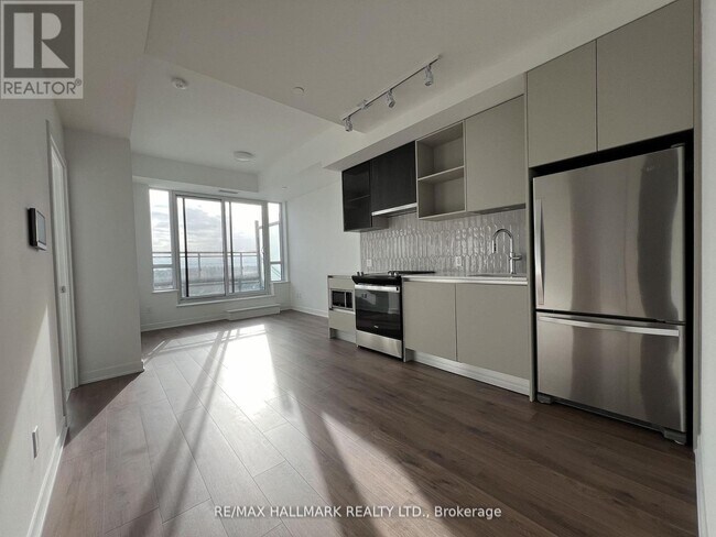 Building Photo - 405 Dundas St W