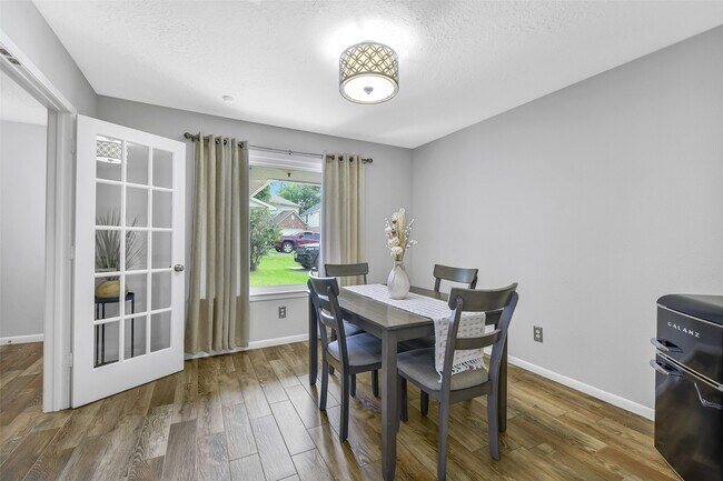 Foto del edificio - 710 Razee Ct