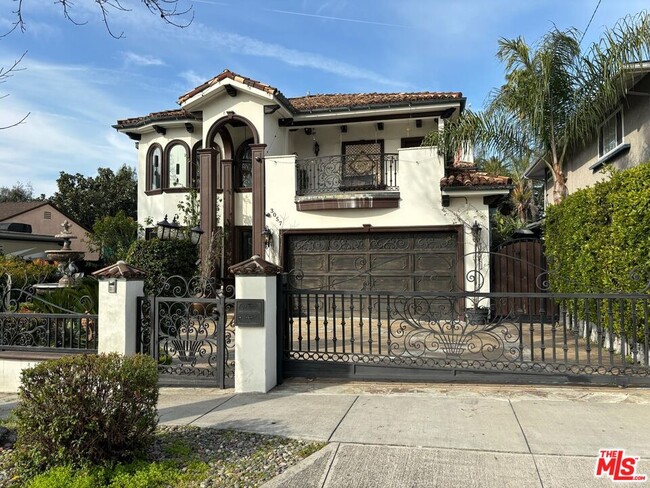 Foto del edificio - 3057 N Naomi St