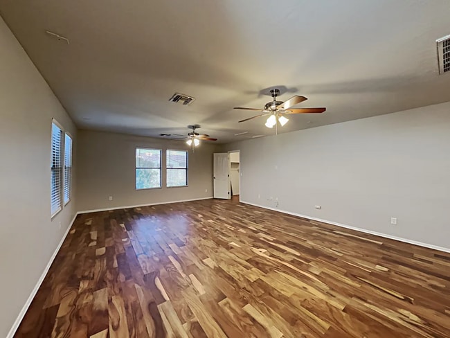 Building Photo - 2658 S Sailors Way