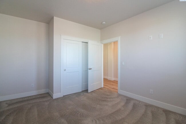 Building Photo - 3 Bed/2 Bath Home in South Kennewick