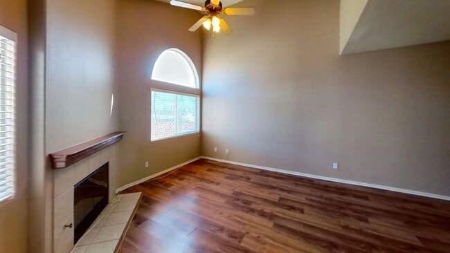 Building Photo - 3 Bedroom, 2.5 Bath Townhome Located in Or...
