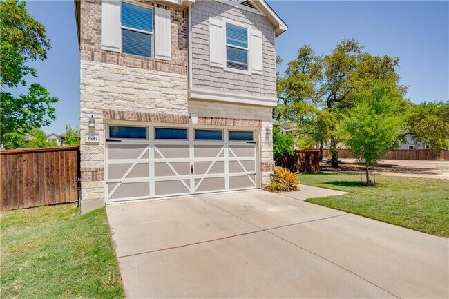 Foto del edificio - 808 Sandhill Branch Dr