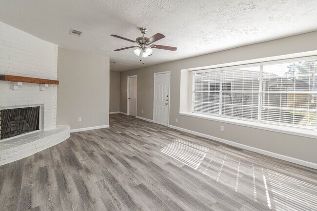 Foto del edificio - 4318 Burkegate Dr