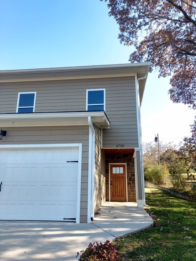 Building Photo - 6756 Palms Ct