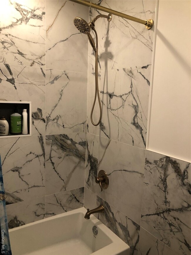 Foto del edificio - 43 Richmond Blvd