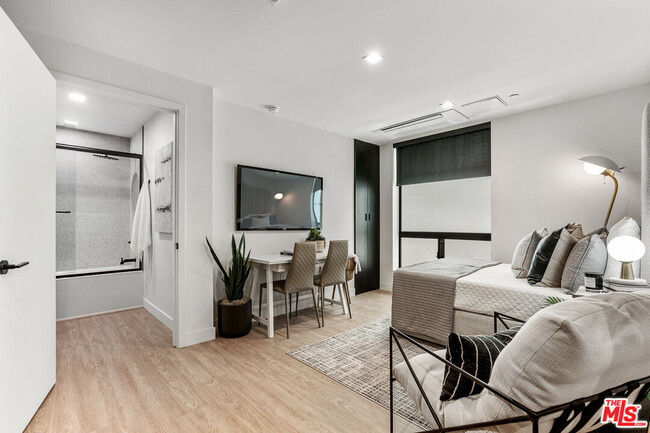 Foto del edificio - 3667 Keystone Av