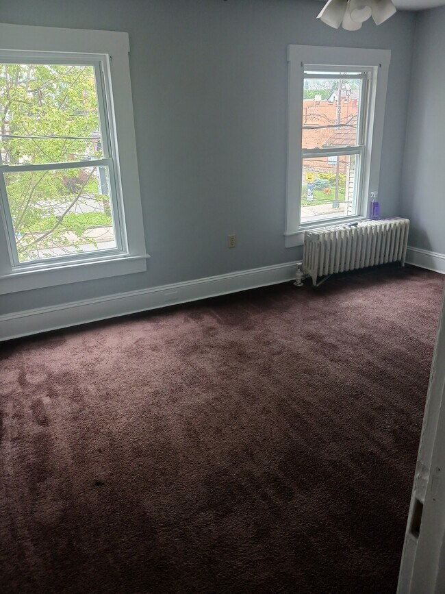 Bedroom 1 - 432 N Main Ave