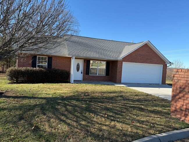 Photo - Great Home in Convenient Halls Location