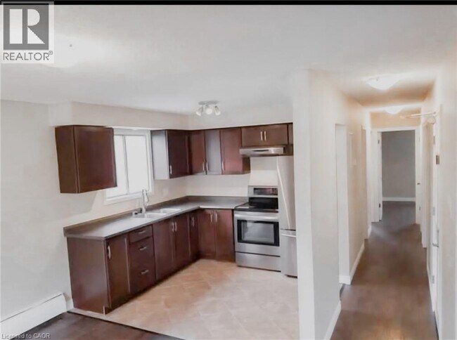 Building Photo - 26 Woodfern Ct