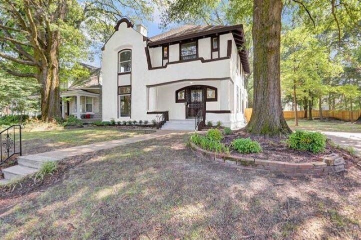 Foto principal - 1207 Central Ave