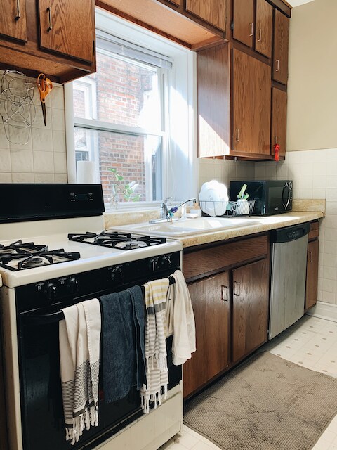 Foto del edificio - 1319 W Early Ave