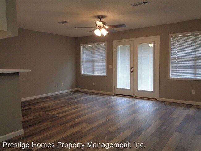 Building Photo - 2 br, 2.5 bath House - 124 W Briar Dr