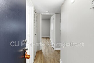 Building Photo - 1605 N Willow Rd