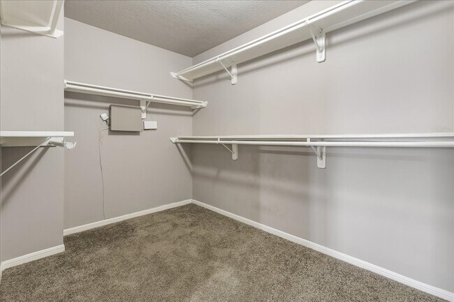 Building Photo - 16218 Bunker Ridge Rd