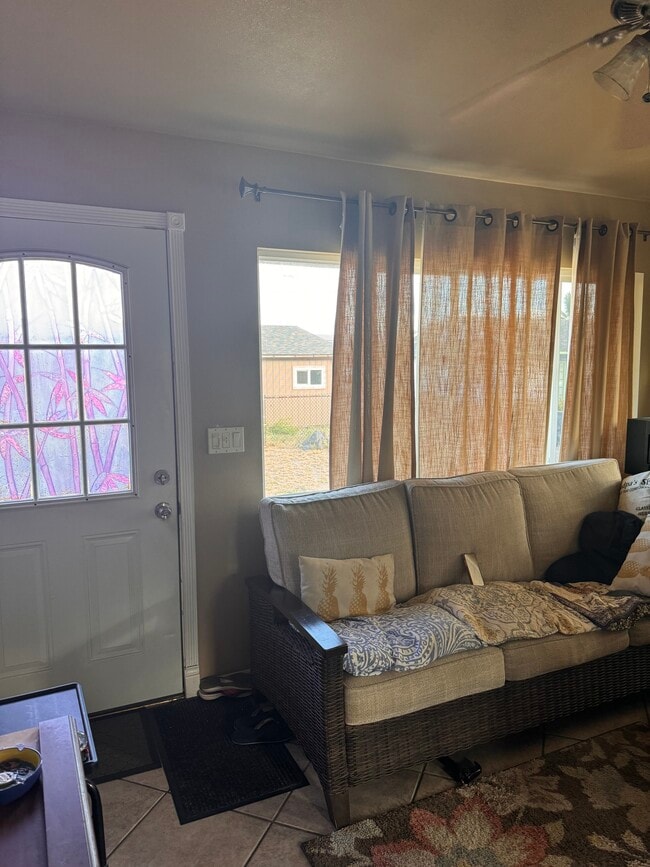Living room - 486 Kea St