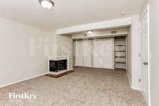 Foto del edificio - 1107 Burgundy Ln