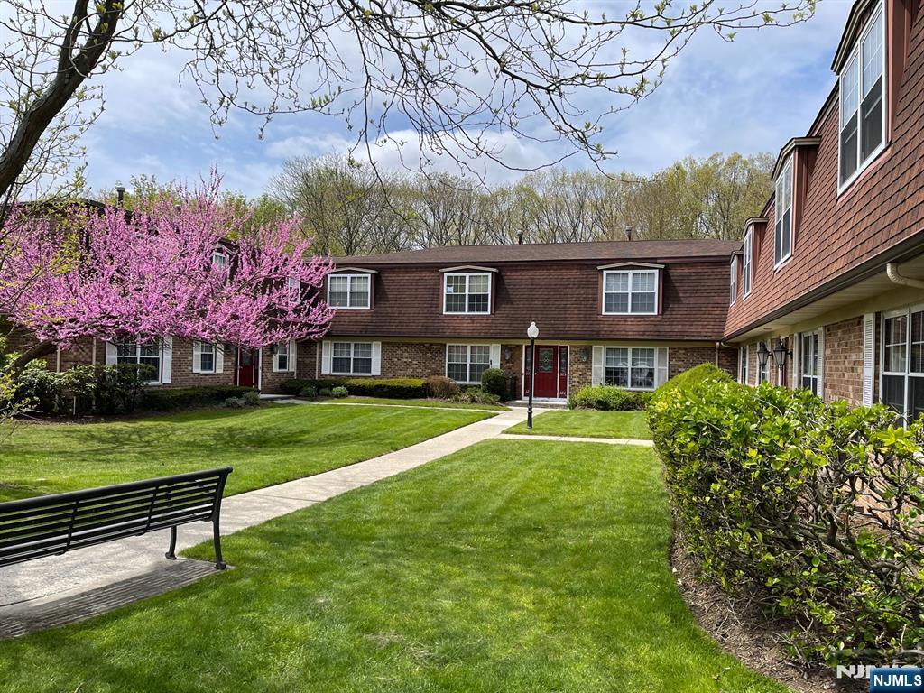 Primary Photo - 231 Sutton Pl