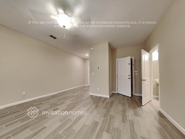 Foto del edificio - 1329 Grassland Ave