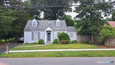 Building Photo - 914 S Pine Creek Rd