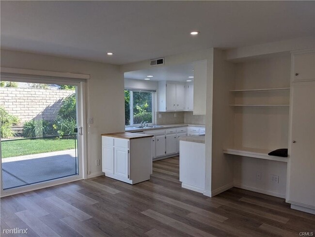 Building Photo - 4 br, 2.5 bath House - 15432 Alsace Cir