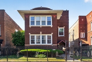 Building Photo - 7440 S Paxton Ave