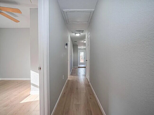 Building Photo - "Duplex- 2100 Sq Ft of Comfort!"