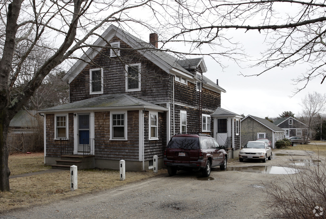 Primary Photo - 250 Davisville Rd