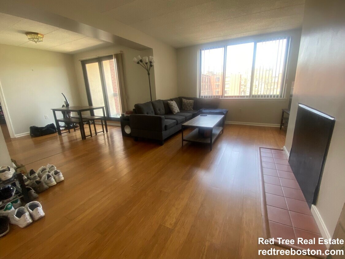 Foto principal - 85 Brainerd Rd