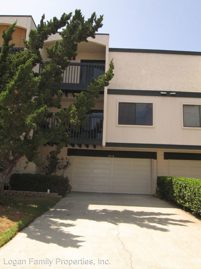3 br, 2.5 bath House 6918 Caminito Entrada House for