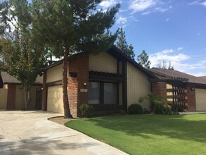 Building Photo - 2107 Manning St