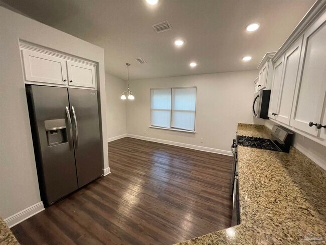Building Photo - 12299 Pinfish Rd