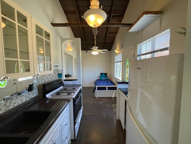 Building Photo - 2347 Pio Pico Dr