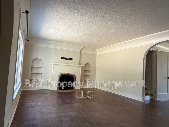 Building Photo - 1435 18th St NE