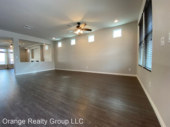 Building Photo - 4 br, 2.5 bath House - 9802 Russian Hill St.