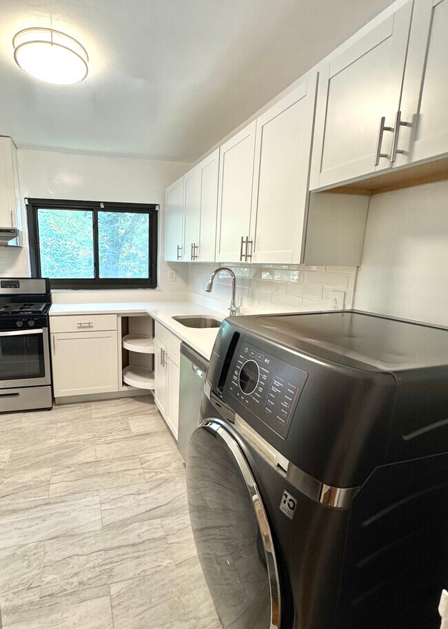Cocina 160 B10 - Rye Village Apartments