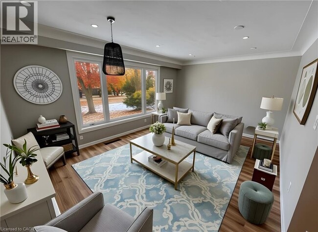 Building Photo - 5 Fisher Crescent