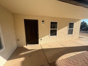 Building Photo - 75 E Roundy Mountain Rd