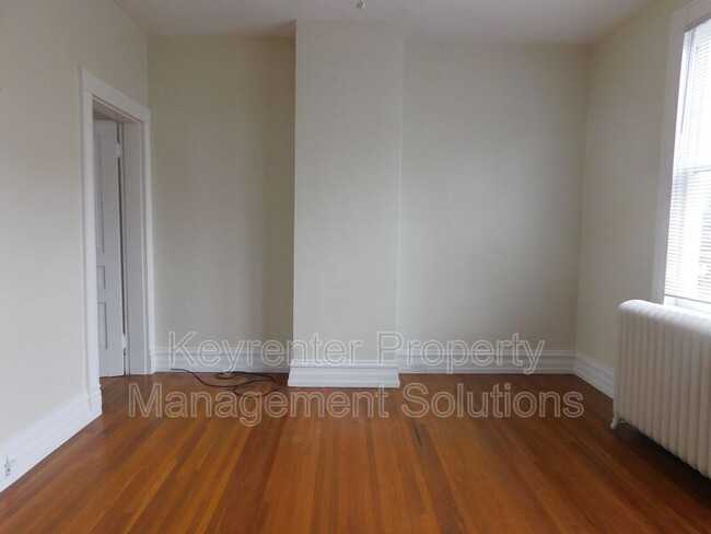 Building Photo - 226 E Frederick St