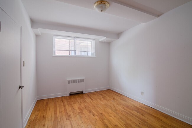 Photo du bâtiment - 4515 Av. Dupuis