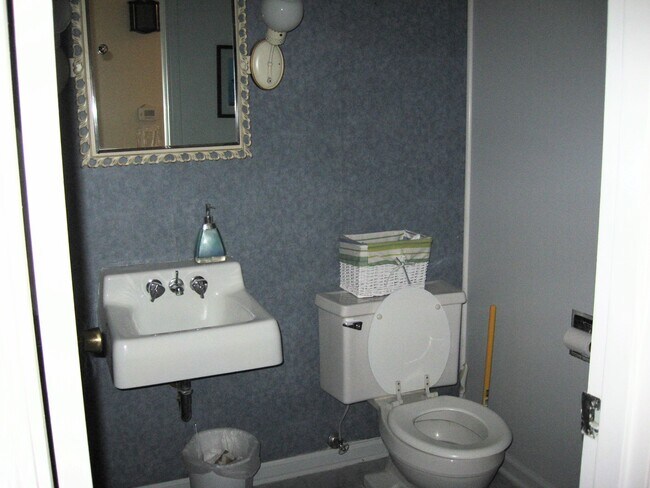 Foto del edificio - 8823 N Picture Ridge Rd