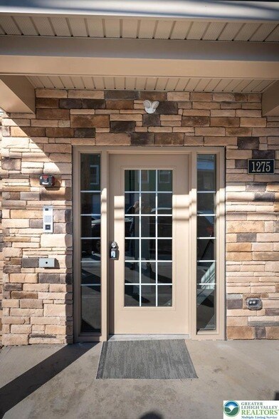 Foto del edificio - 1275 E 4th St