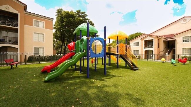 Foto del edificio - 2123 Renaissance Blvd