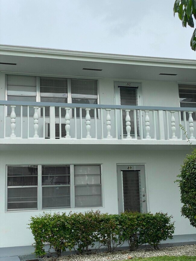 Building Photo - 102 Andover D