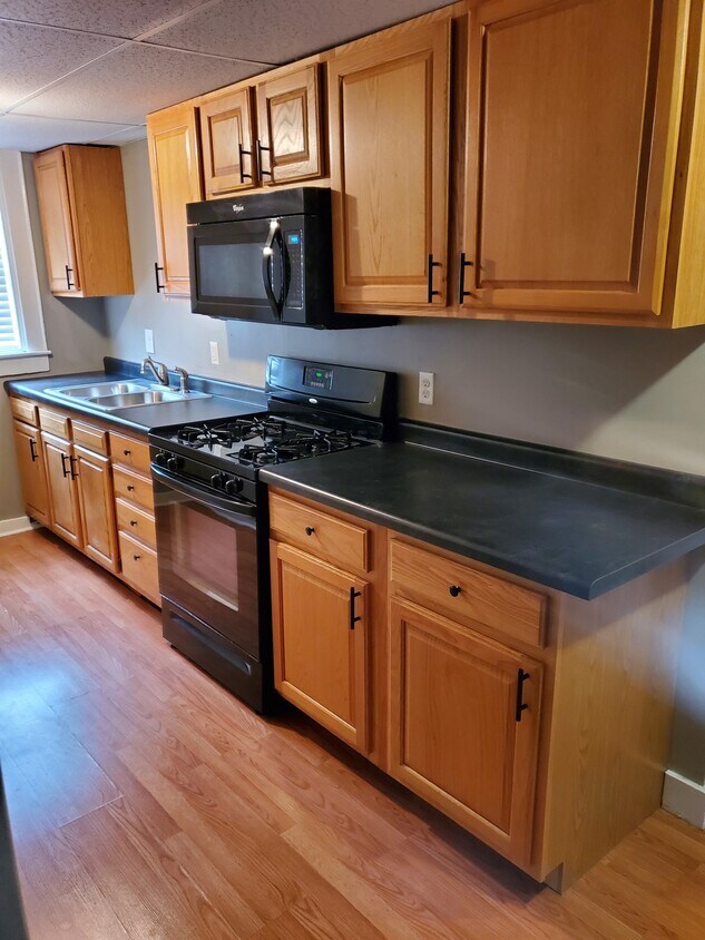 Kitchen - 211 E Center St