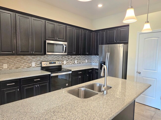 Building Photo - Charming 3-Bedroom Home