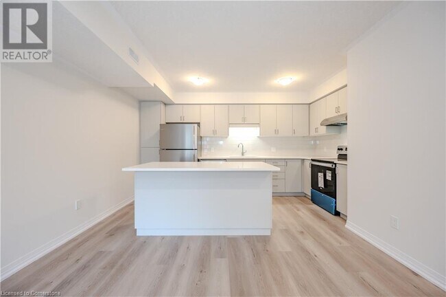 Building Photo - 40 REVERIE Wy