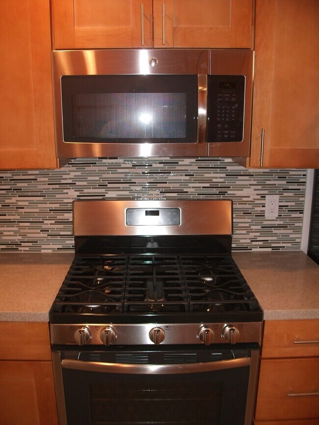 Foto del edificio - Refreshed 3bd/2bath House - Looks Brand new inside