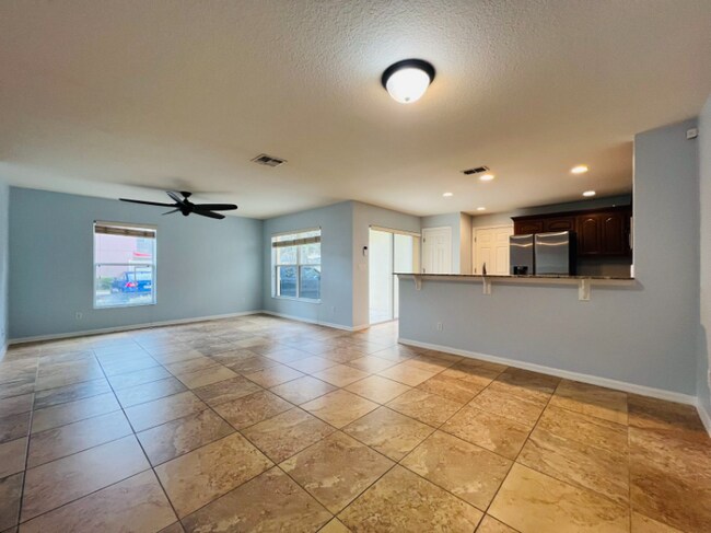 Building Photo - 1531 Par Ct