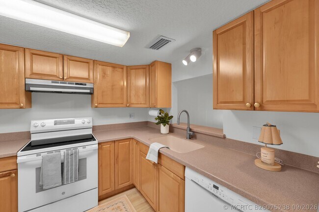 Foto del edificio - 2302 Sunrise Blvd